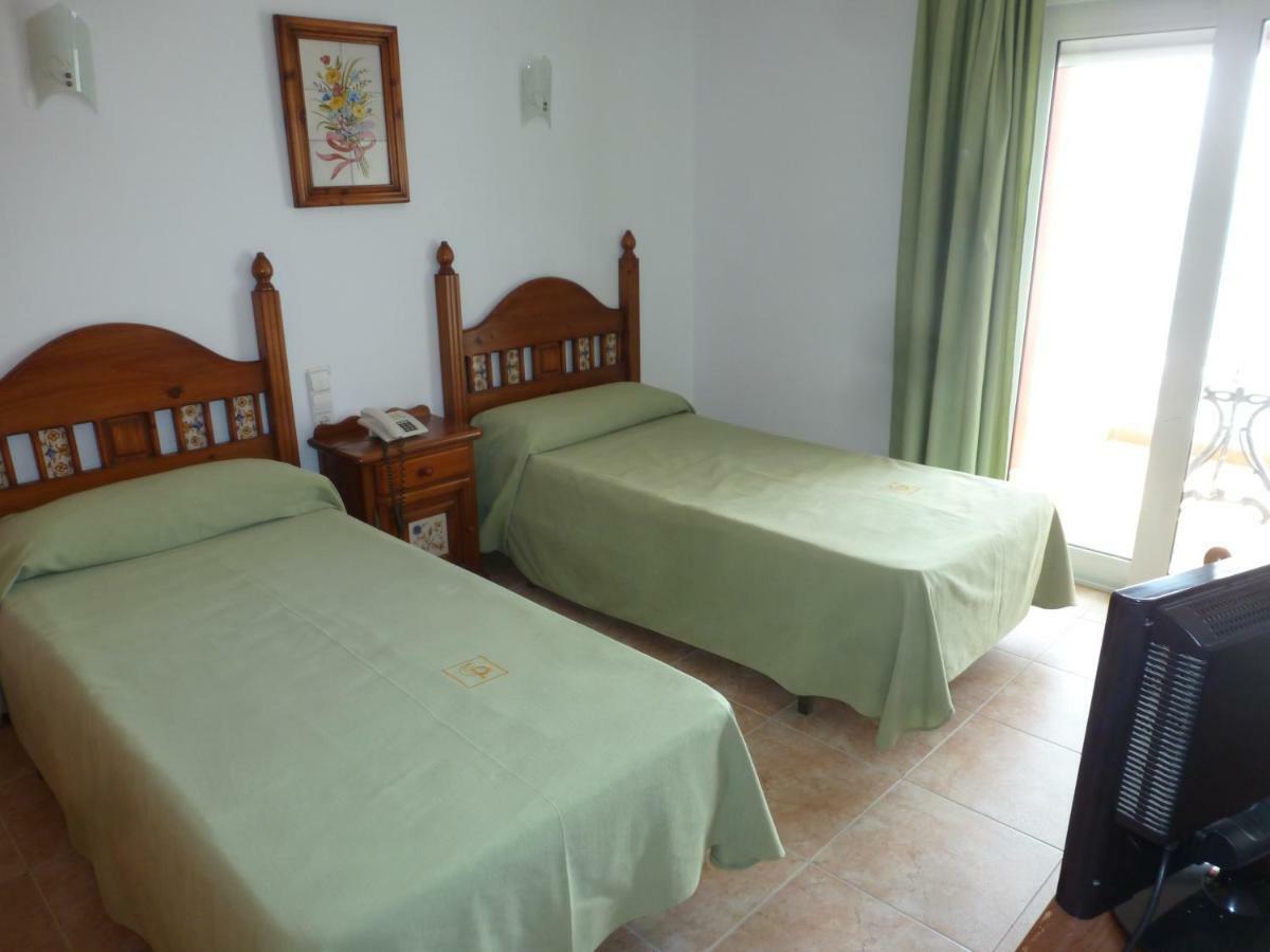 Hostal Cortes Гаруча Екстериор снимка