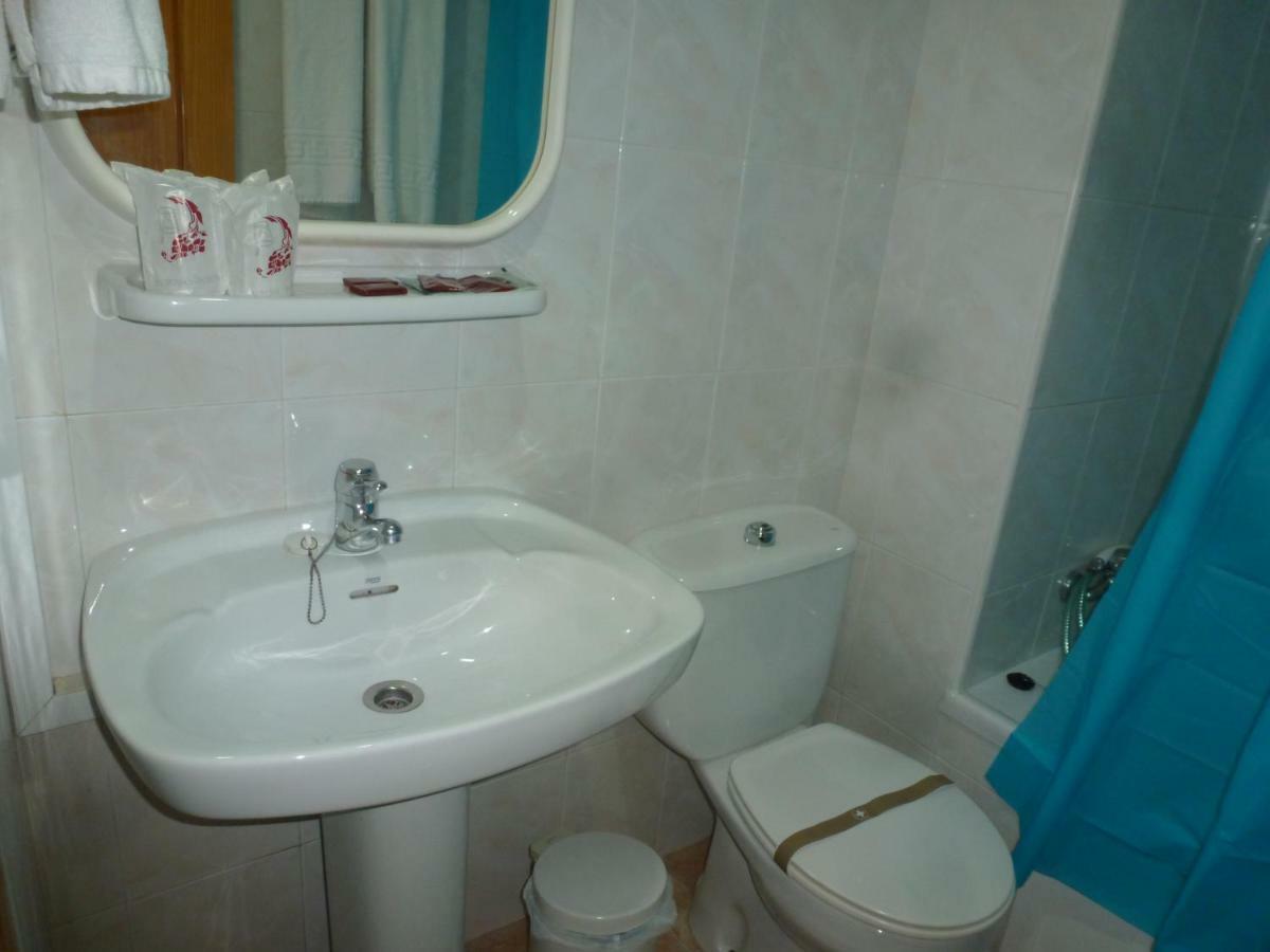 Hostal Cortes Гаруча Екстериор снимка
