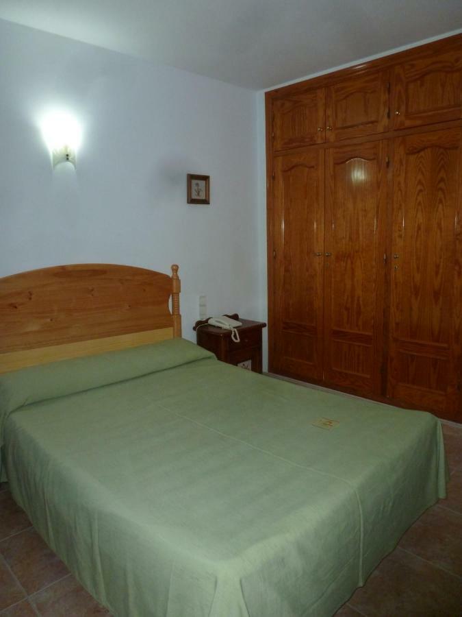 Hostal Cortes Гаруча Екстериор снимка