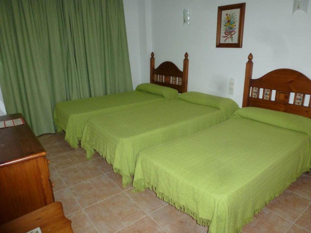 Hostal Cortes Гаруча Екстериор снимка