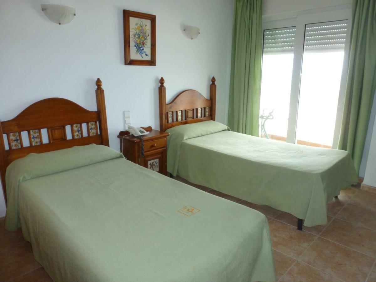 Hostal Cortes Гаруча Екстериор снимка